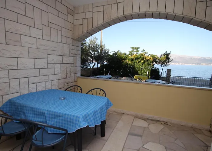 Apartments By The Sea Slatine, Ciovo - 1139